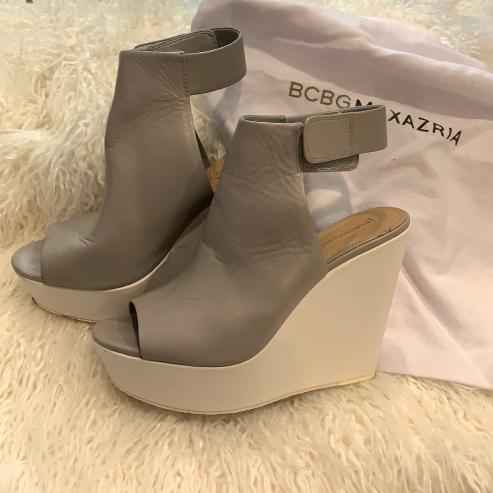 BCBG MAXI Wedge